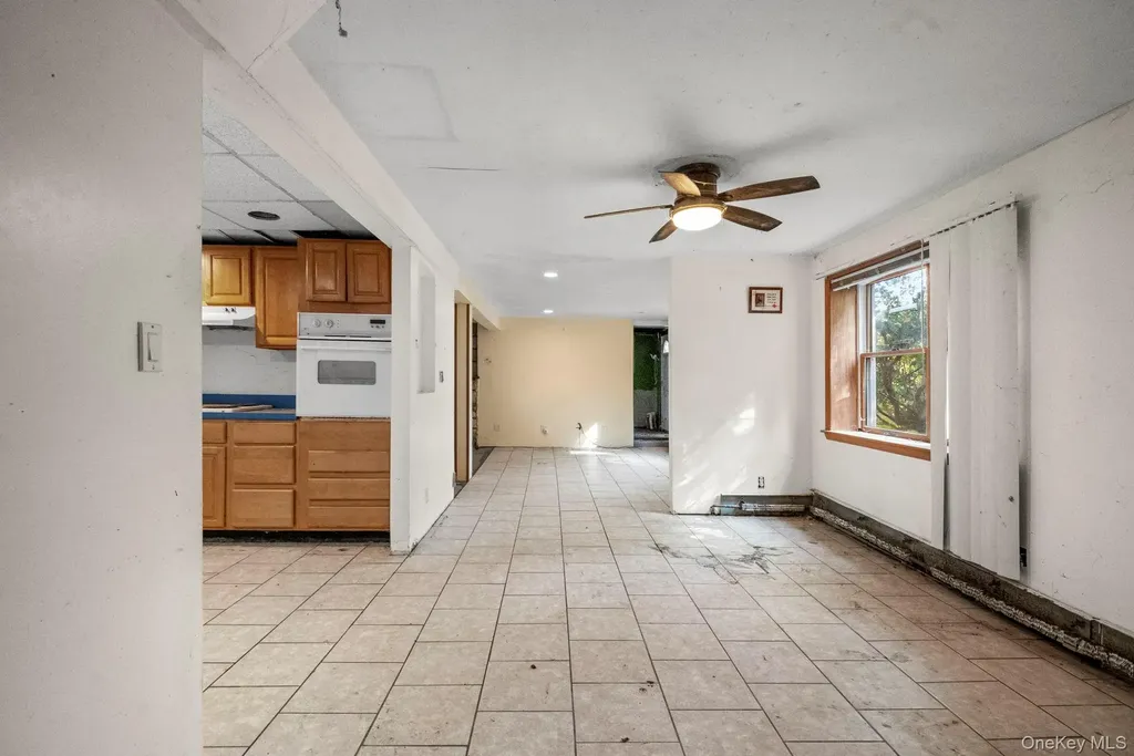 33 Albion Oval Mahopac NY 10541