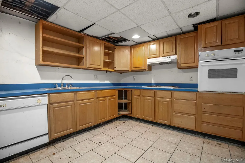 33 Albion Oval Mahopac NY 10541