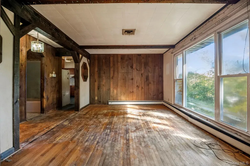 33 Albion Oval Mahopac NY 10541