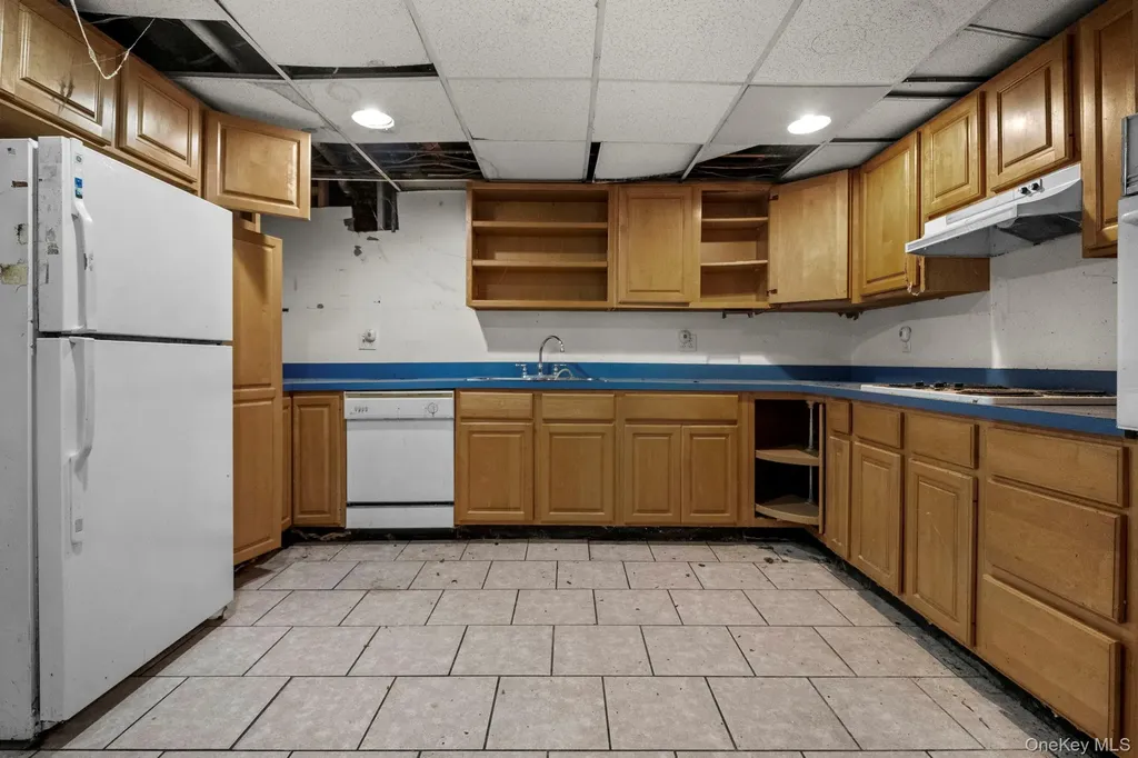 33 Albion Oval Mahopac NY 10541