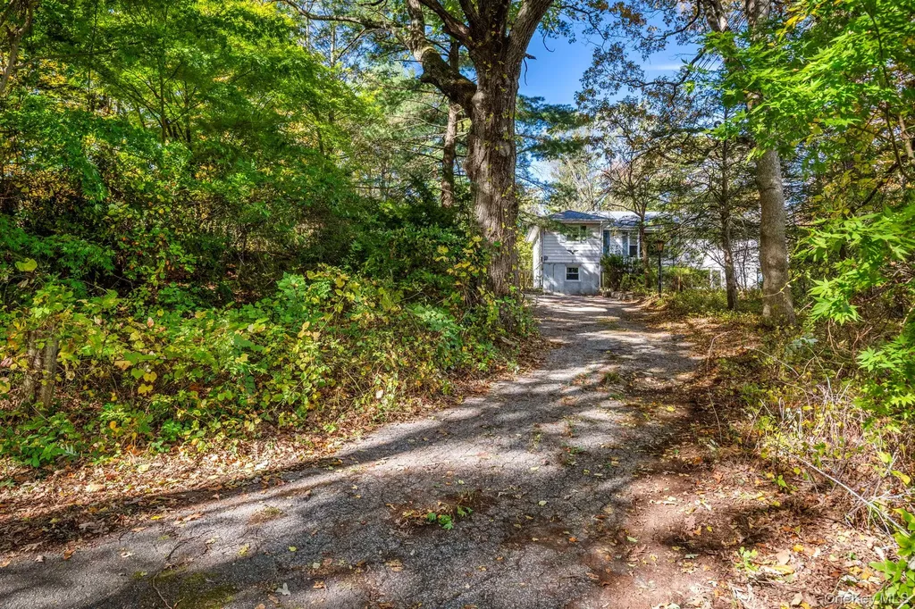 33 Albion Oval Mahopac NY 10541