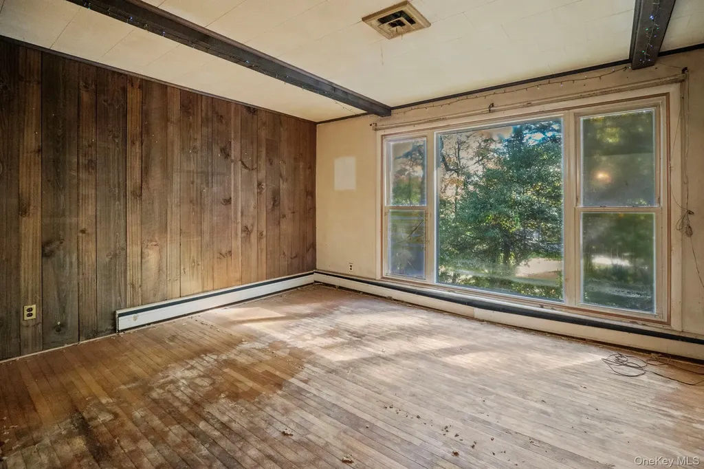 33 Albion Oval Mahopac NY 10541