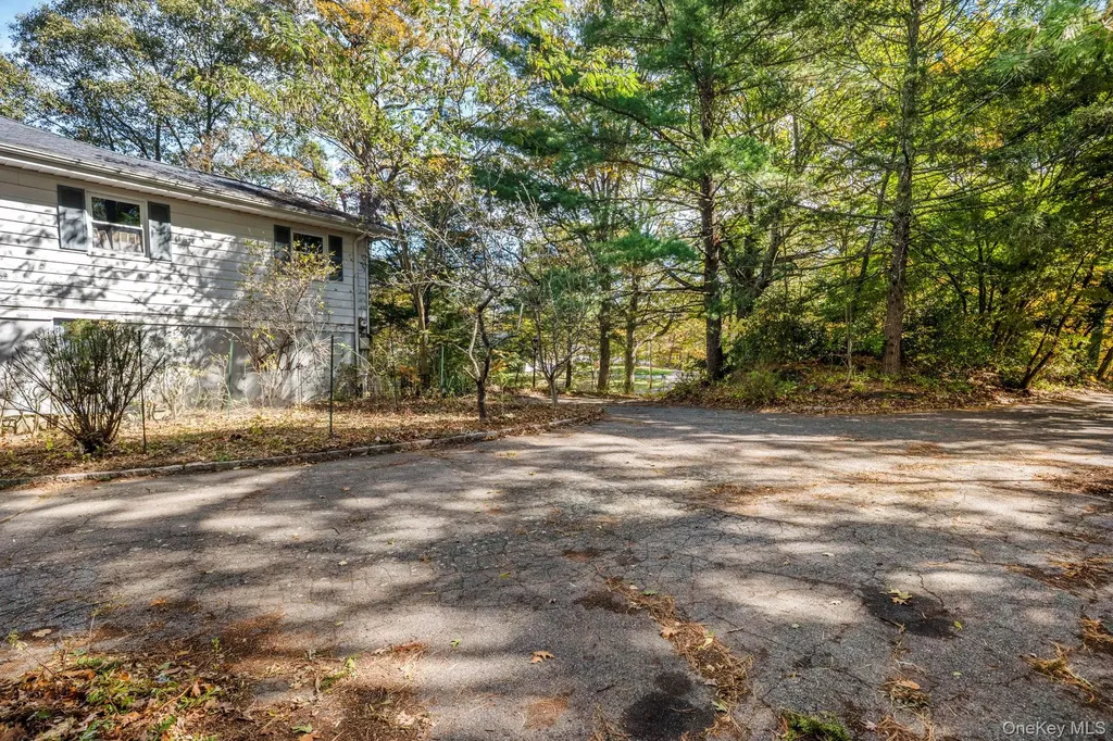 33 Albion Oval Mahopac NY 10541