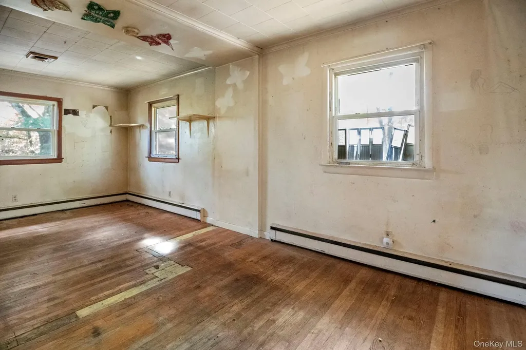 33 Albion Oval Mahopac NY 10541