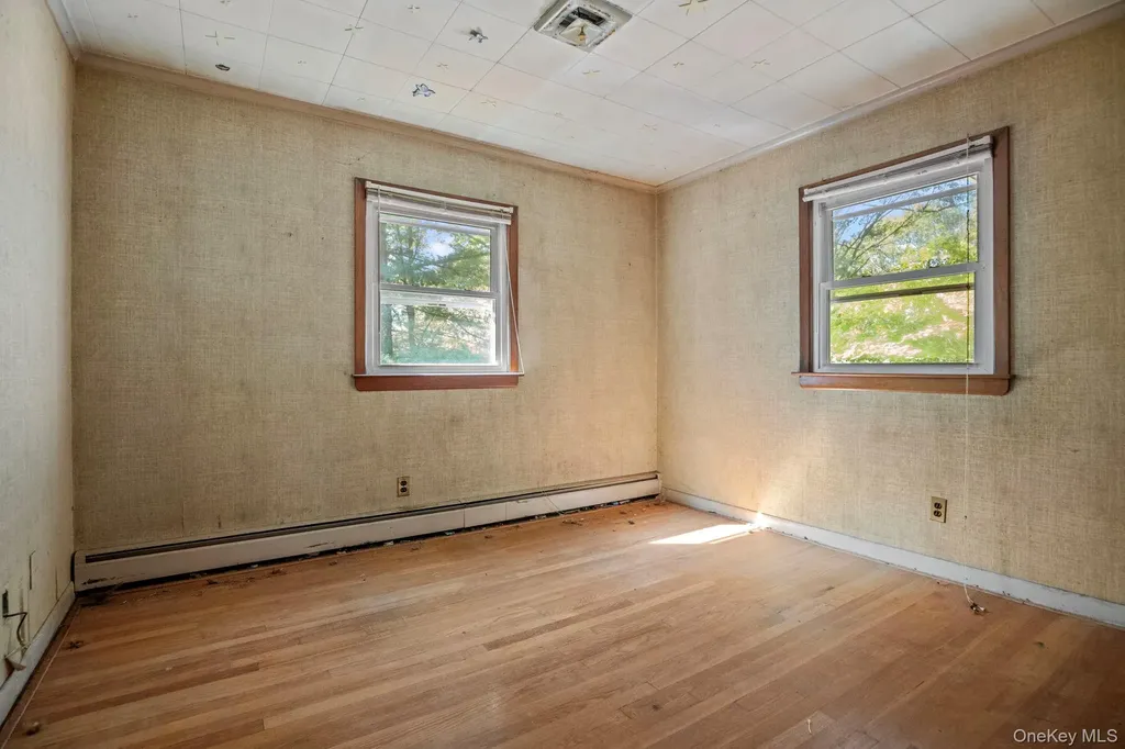 33 Albion Oval Mahopac NY 10541