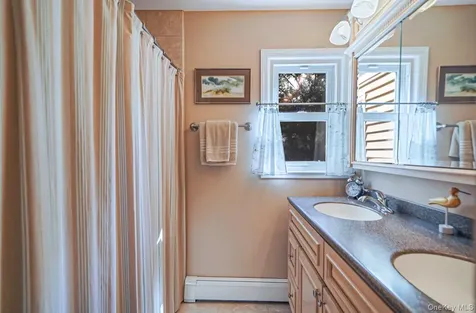 50 Head Of The Neck Road Bellport NY 11713