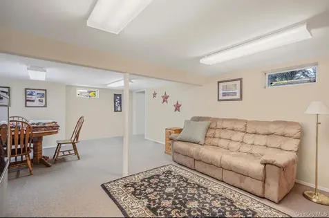 50 Head Of The Neck Road Bellport NY 11713