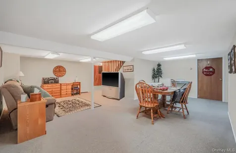 50 Head Of The Neck Road Bellport NY 11713