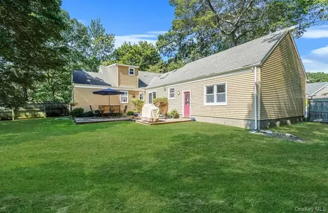 50 Head Of The Neck Road Bellport NY 11713