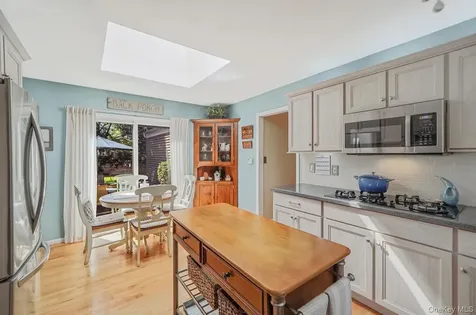 50 Head Of The Neck Road Bellport NY 11713