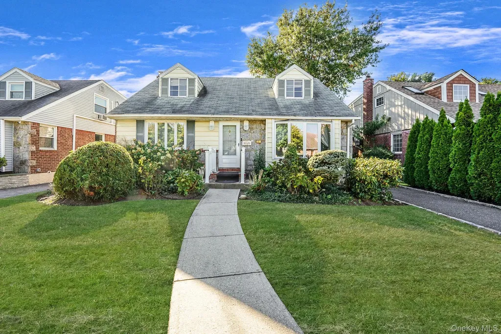 43 Shortridge Drive Mineola NY 11501