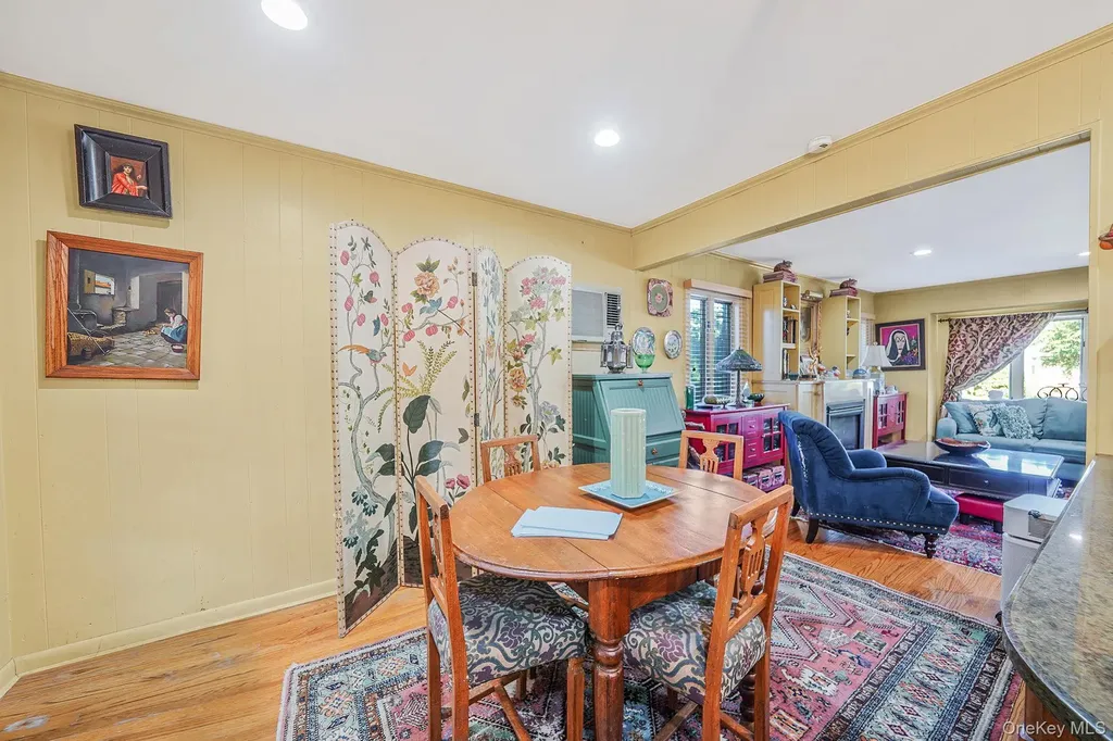 43 Shortridge Drive Mineola NY 11501