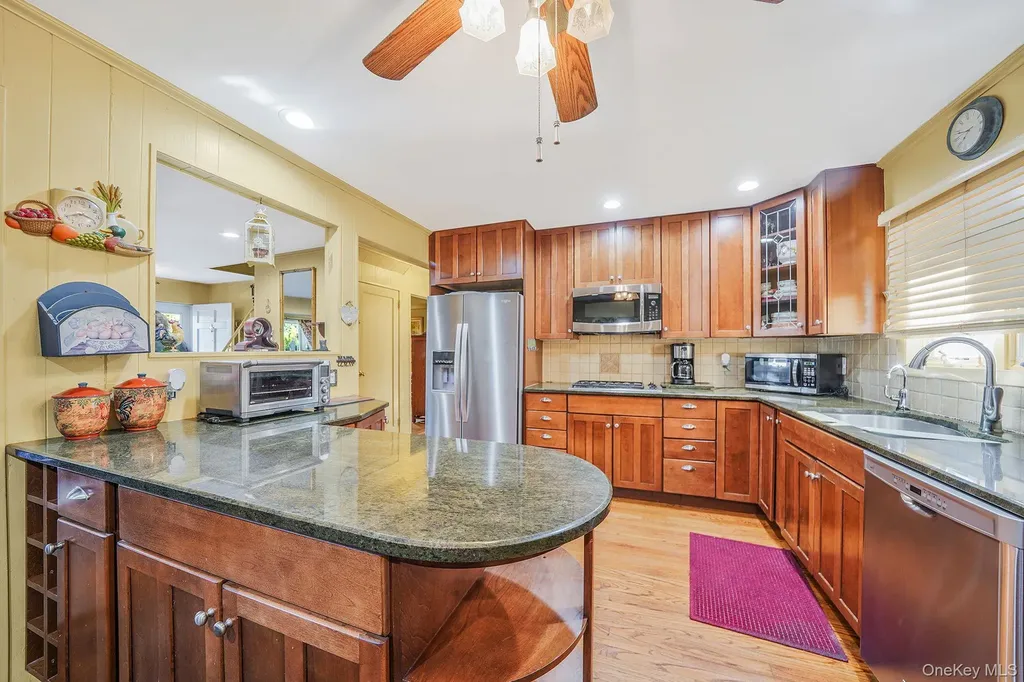 43 Shortridge Drive Mineola NY 11501