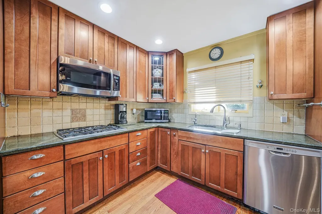 43 Shortridge Drive Mineola NY 11501