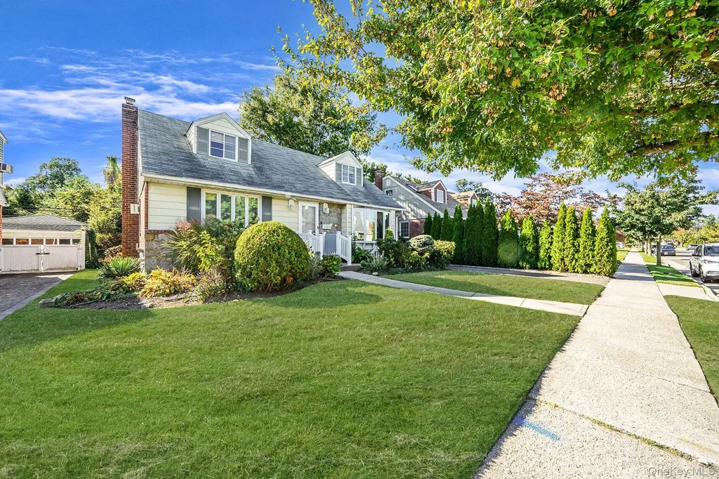 43 Shortridge Drive Mineola NY 11501