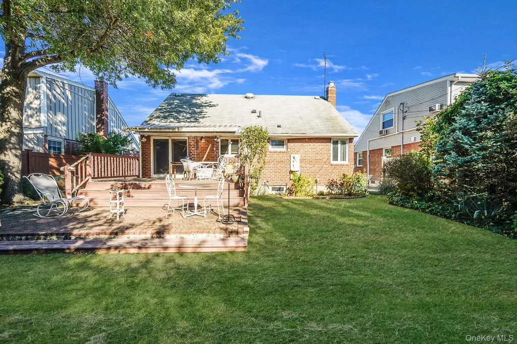 43 Shortridge Drive Mineola NY 11501