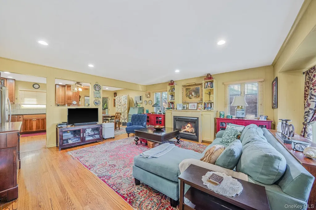 43 Shortridge Drive Mineola NY 11501