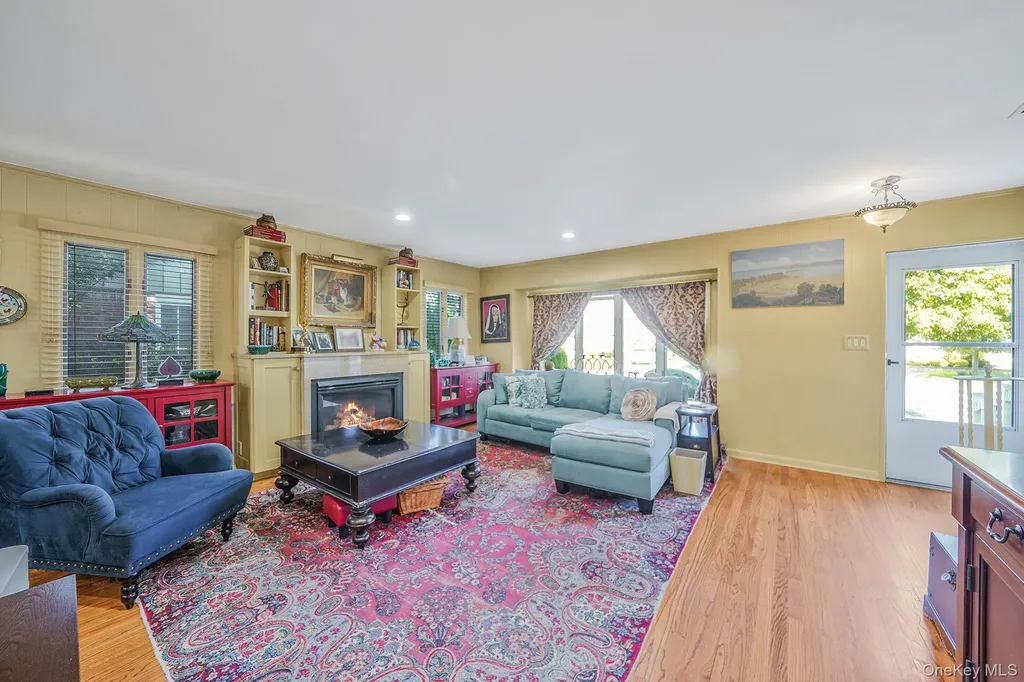 43 Shortridge Drive Mineola NY 11501
