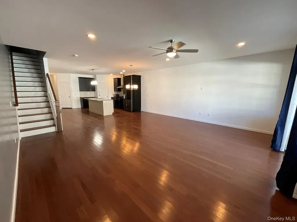 38 Stacey Way Troy NY 12180