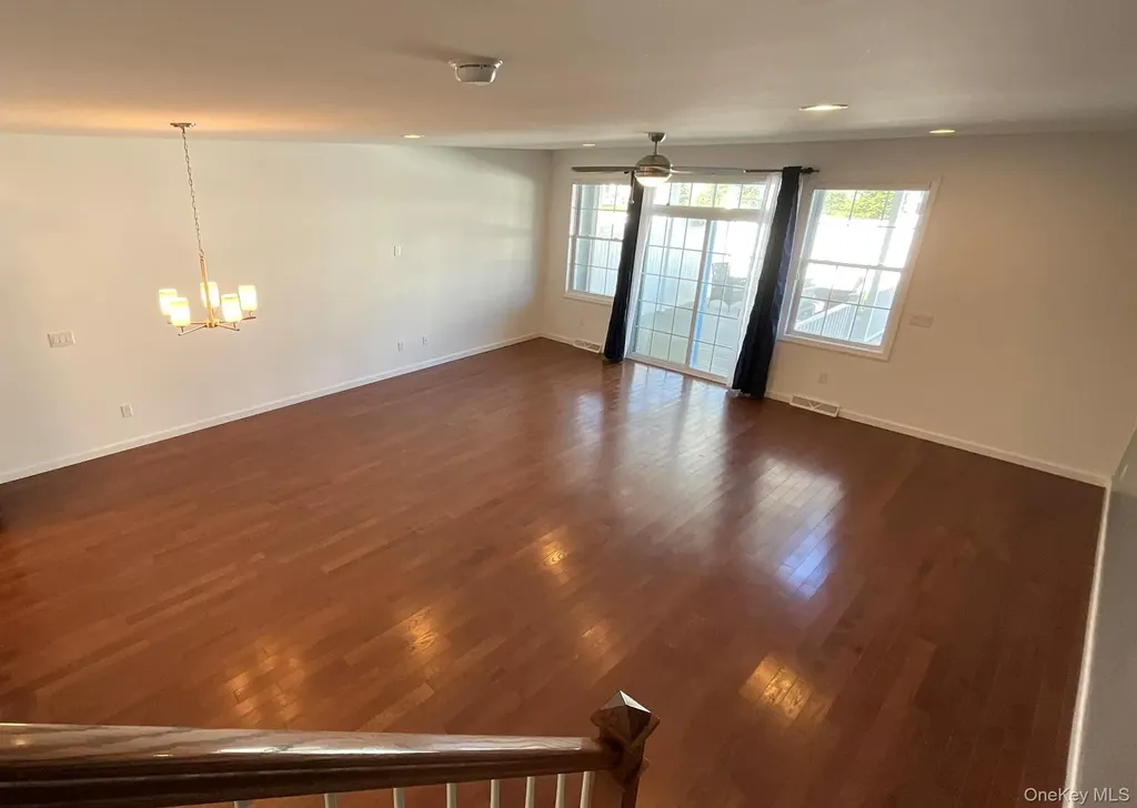 38 Stacey Way Troy NY 12180