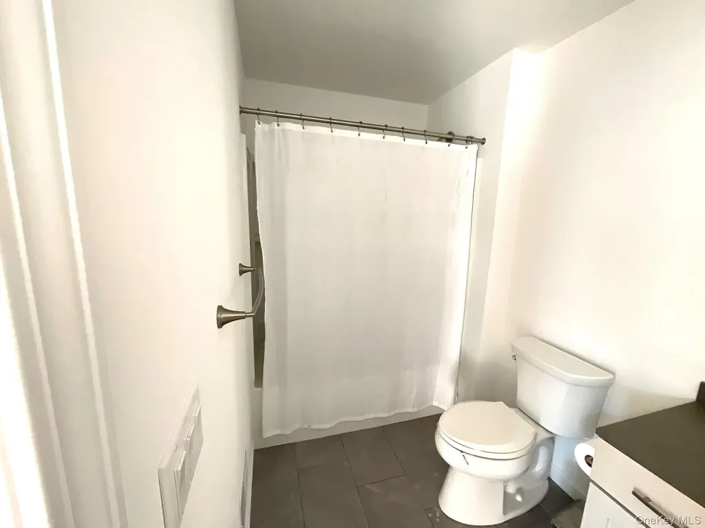 38 Stacey Way Troy NY 12180