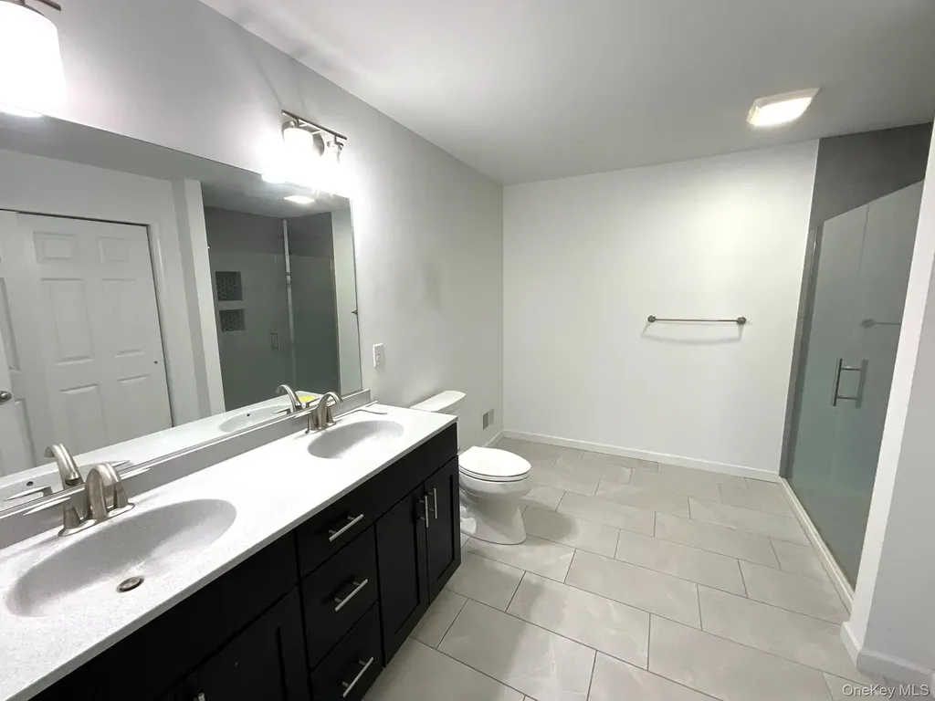 38 Stacey Way Troy NY 12180