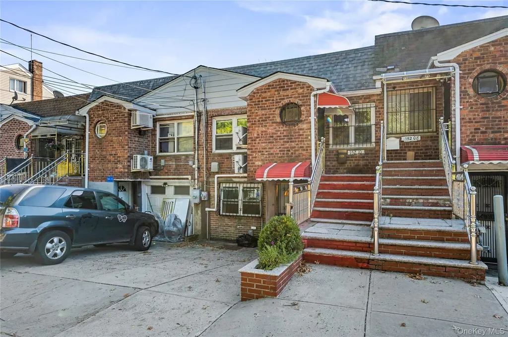 152-10 Peck Avenue Flushing NY 11355