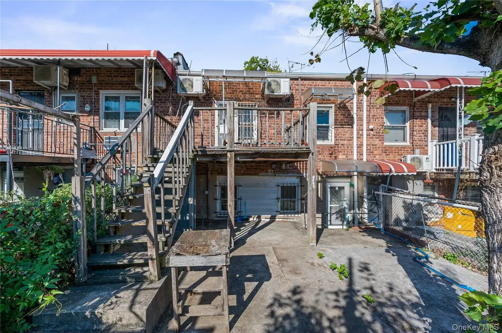 152-10 Peck Avenue Flushing NY 11355