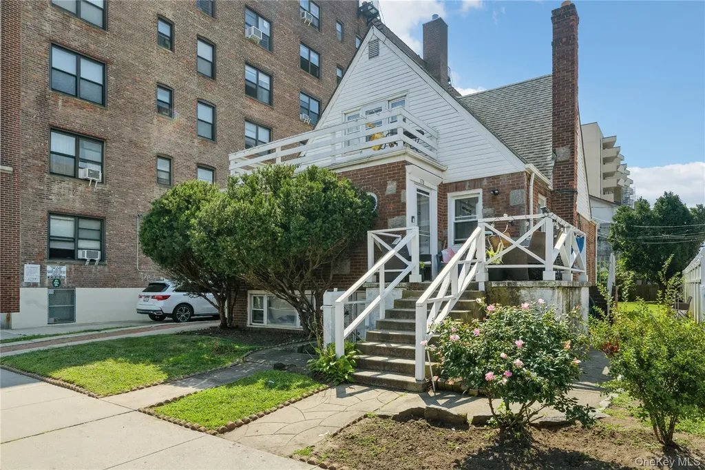 370 E Broadway Long Beach NY 11561