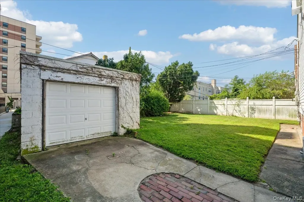 370 E Broadway Long Beach NY 11561