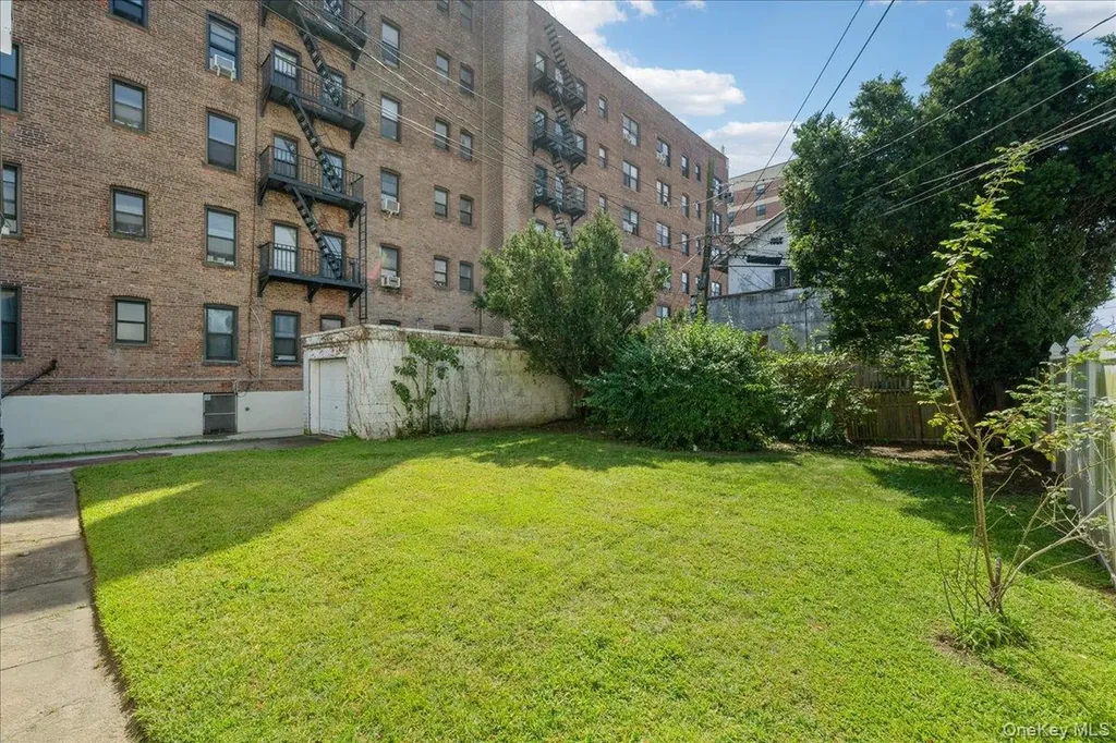 370 E Broadway Long Beach NY 11561