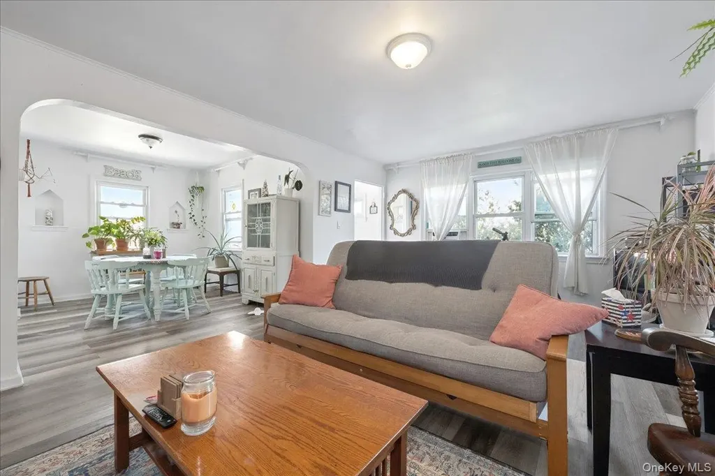 370 E Broadway Long Beach NY 11561