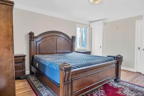 5636 213th Street Bayside NY 11364