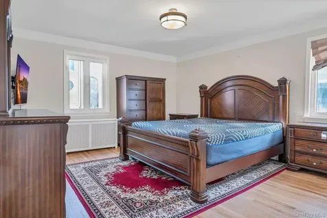 5636 213th Street Bayside NY 11364