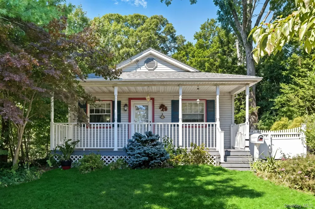 24 Overlook Drive Huntington NY 11743
