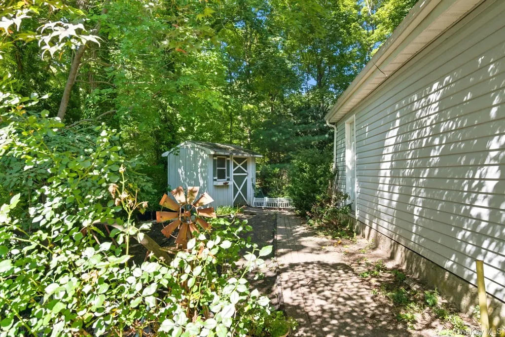 24 Overlook Drive Huntington NY 11743