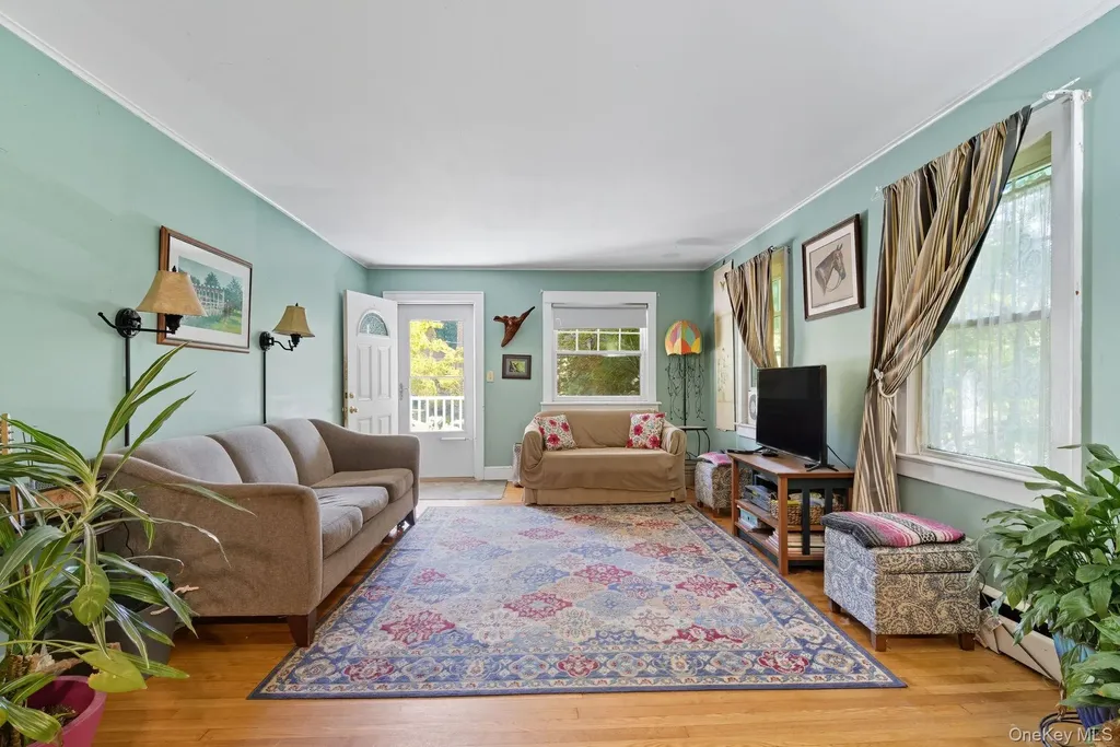 24 Overlook Drive Huntington NY 11743