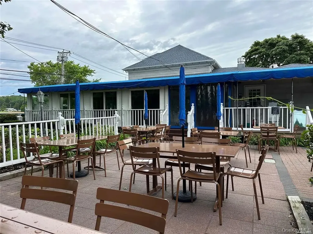 3225 Sound Avenue Riverhead NY 11901