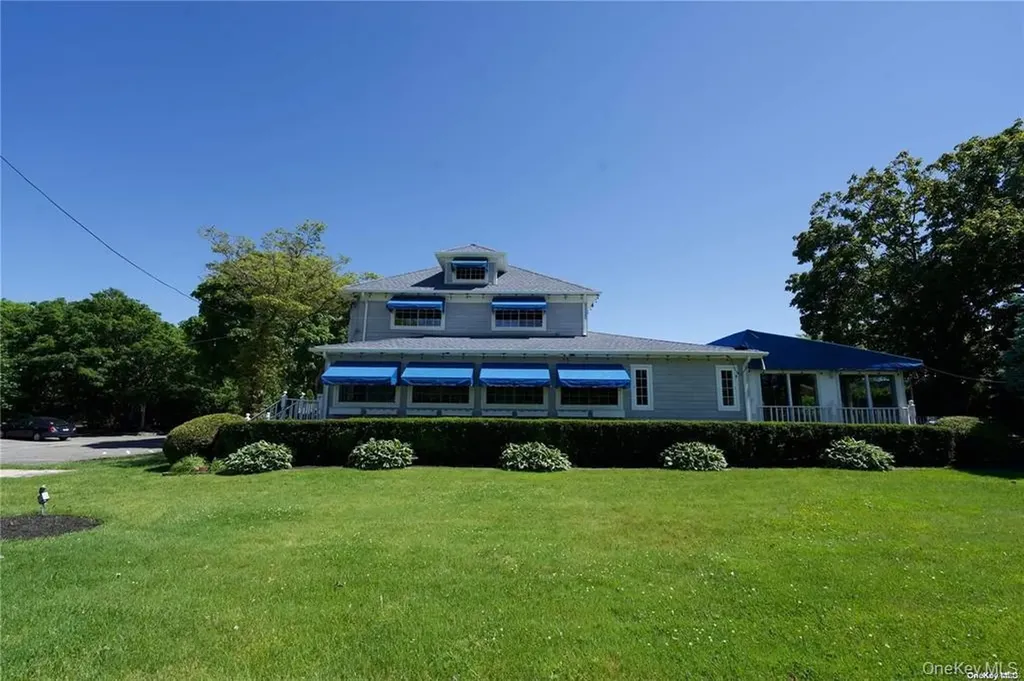 3225 Sound Avenue Riverhead NY 11901