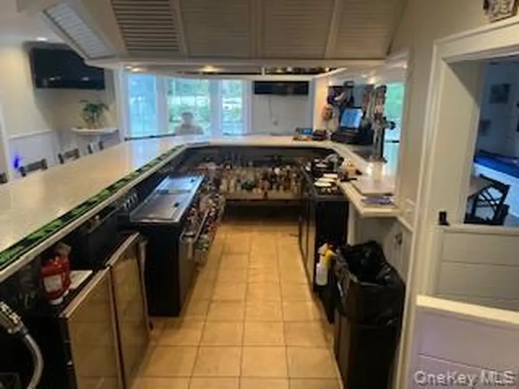 3225 Sound Avenue Riverhead NY 11901