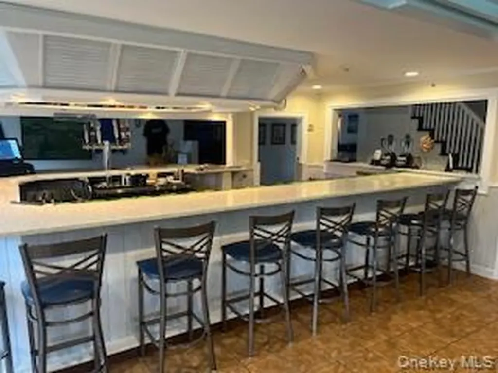 3225 Sound Avenue Riverhead NY 11901