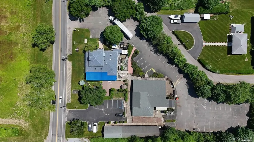 3225 Sound Avenue Riverhead NY 11901