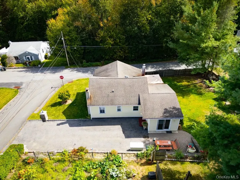 18 Dellacona Road Carmel NY 10512