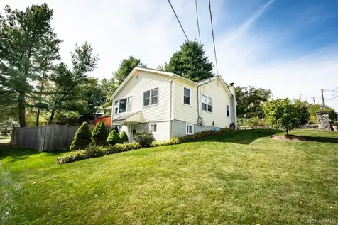 18 Dellacona Road Carmel NY 10512