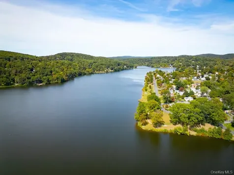 18 Dellacona Road Carmel NY 10512