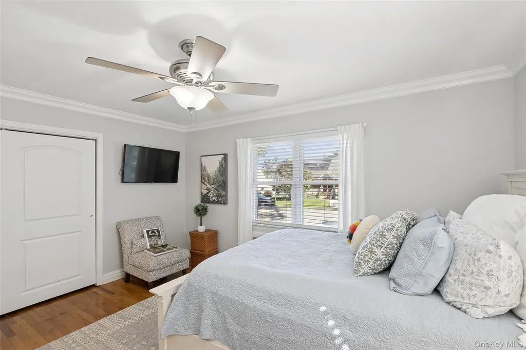 320 W 11th Street Deer Park NY 11729