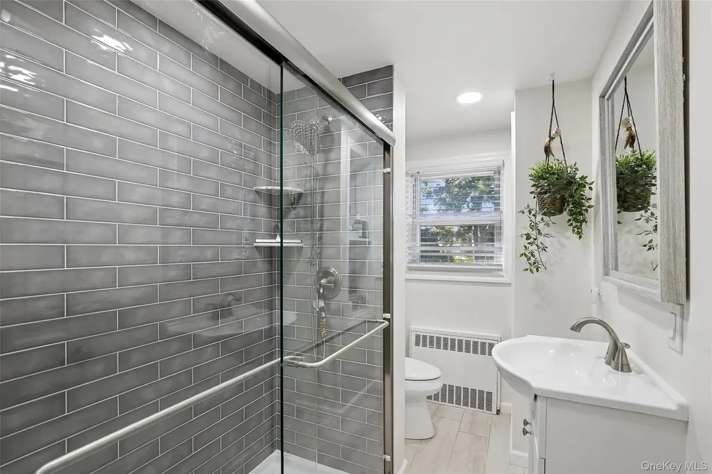 320 W 11th Street Deer Park NY 11729