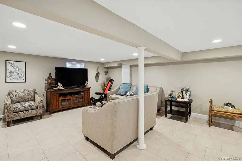 320 W 11th Street Deer Park NY 11729