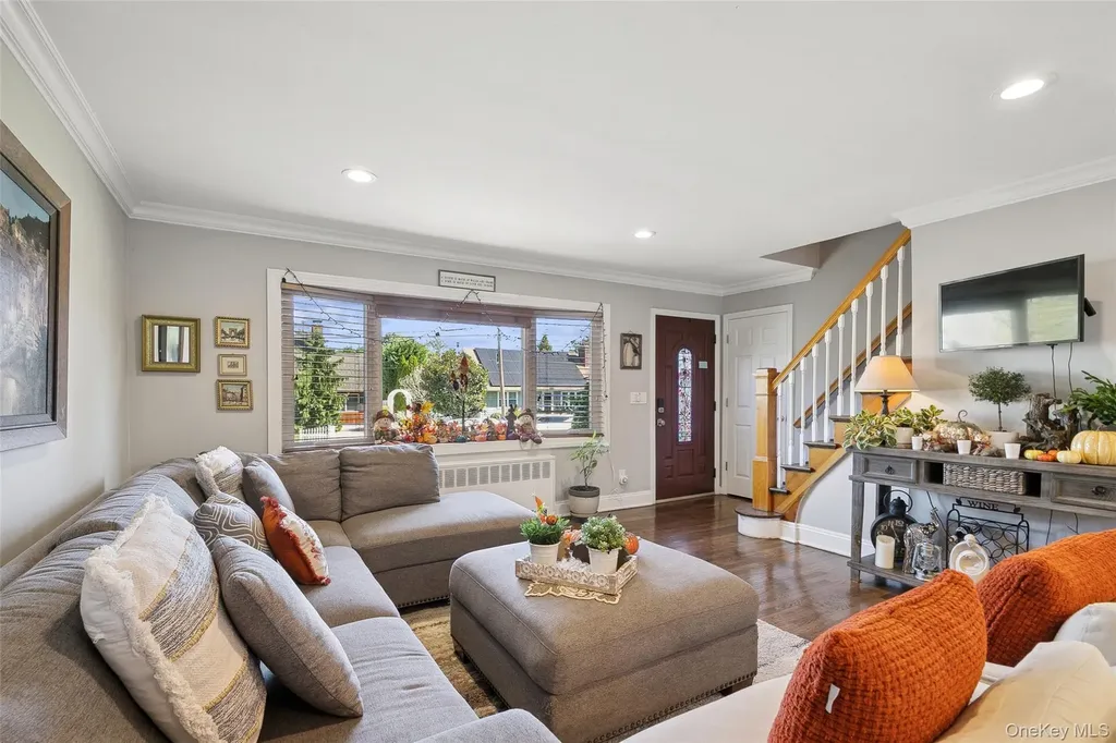 320 W 11th Street Deer Park NY 11729