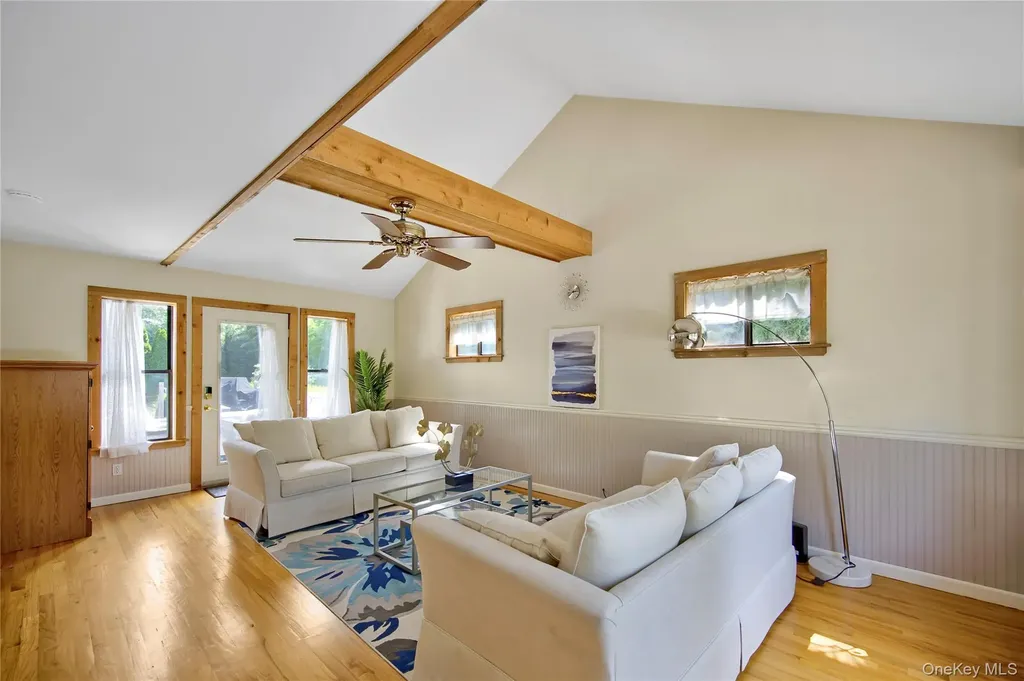 8 School Street Hampton Bays NY 11946